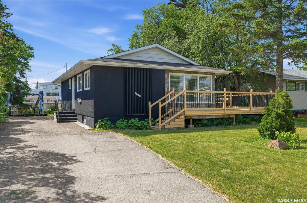 Second View of 1308 Preston Avenue S, Holliston, Saskatoon, Saskatchewan, S7H 2V4