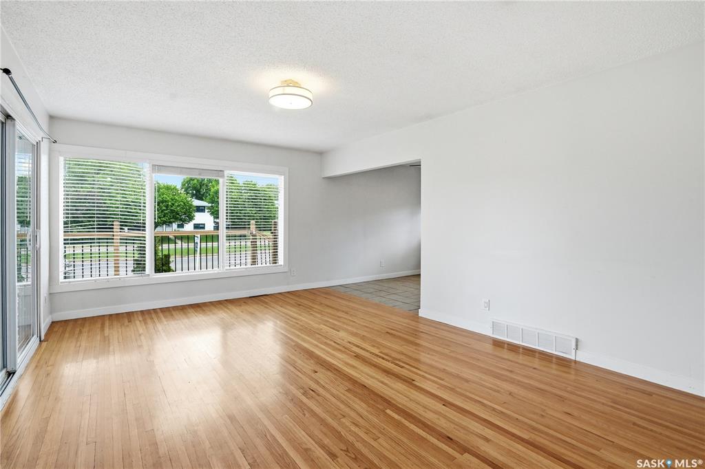 Fifth View of 1308 Preston Avenue S, Holliston, Saskatoon, Saskatchewan, S7H 2V4