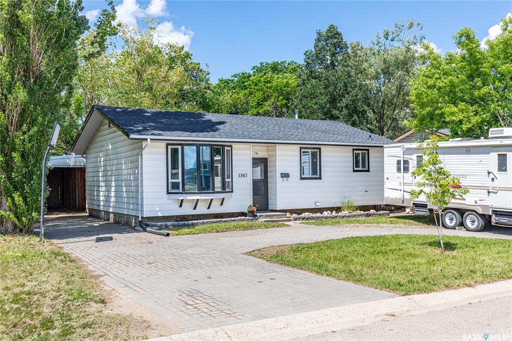 1387 Manitou Crescent, SK040217, Saskatchewan,