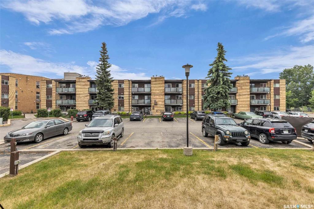 Second View of 423 Tait Court #201, Wildwood, Saskatoon, Saskatchewan, S7H 5L3