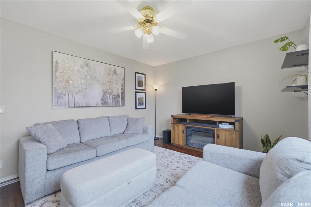 Fifth View of 1002 O Avenue S, King George, Saskatoon, Saskatchewan, S7M 2T2
