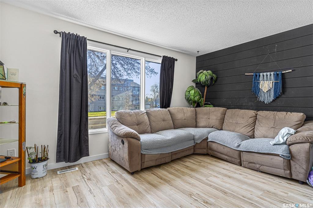 Third View of 837 Kingsmere Boulevard, Lakeview SA, Saskatoon, Saskatchewan, S7J 4C4