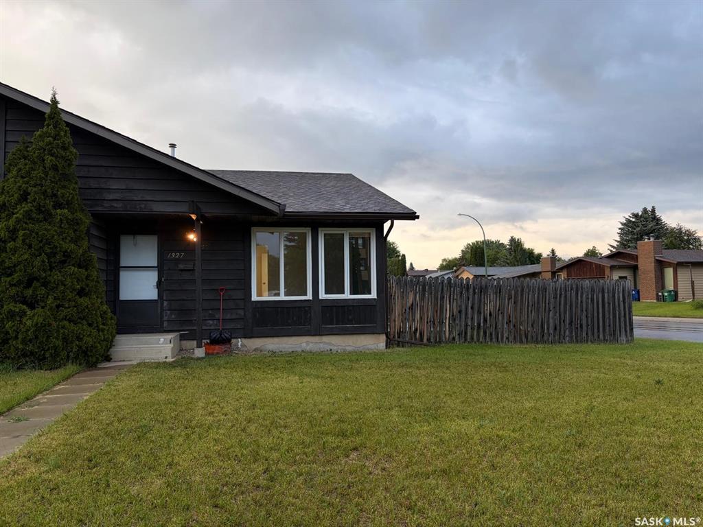 Second View of 1327 Mccormack Road, Parkridge SA, Saskatoon, Saskatchewan, S7M 4Y6