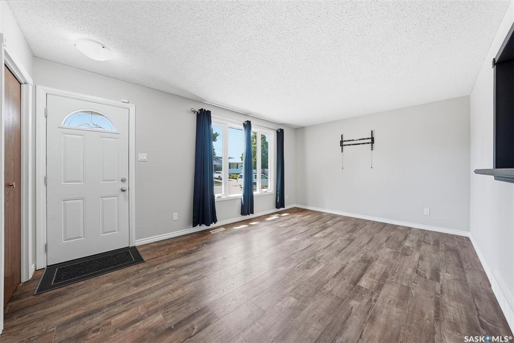 Fourth View of 106 Sclandens Place, Meadowgreen, Saskatoon, Saskatchewan, S7M 4C4
