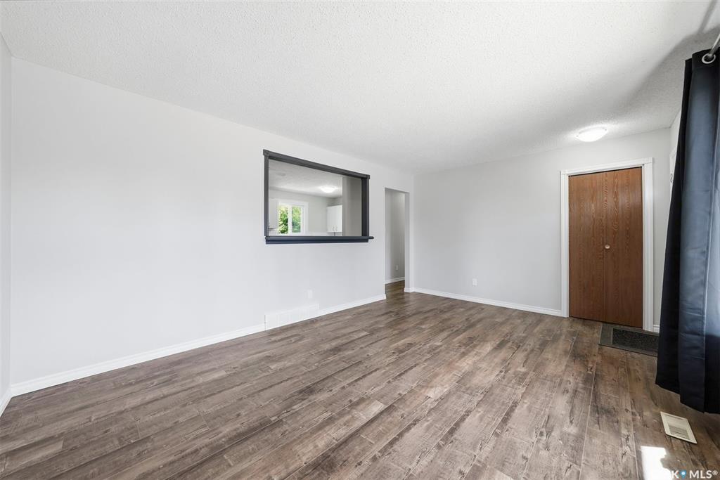 Fifth View of 106 Sclandens Place, Meadowgreen, Saskatoon, Saskatchewan, S7M 4C4