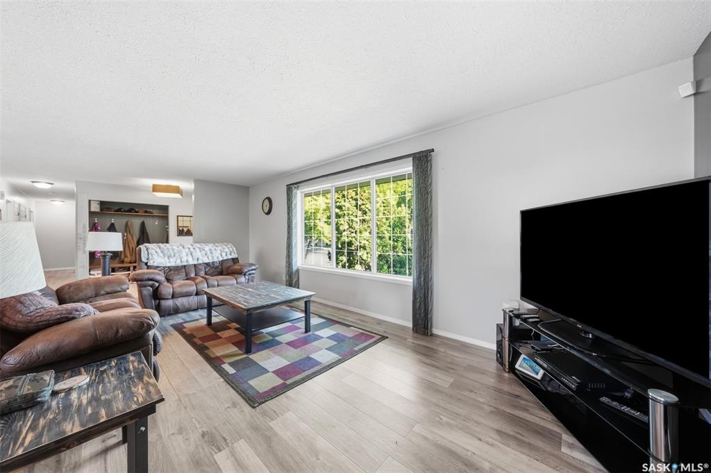 Fifth View of 351 Y Avenue S, Meadowgreen, Saskatoon, Saskatchewan, S7M 3J6