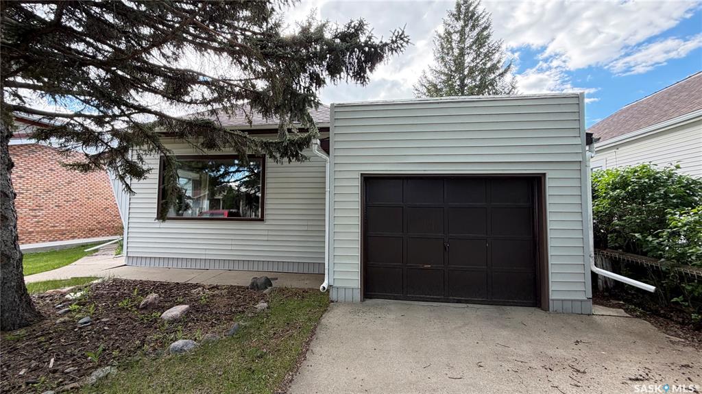 Second View of 103 Walsh Street, Maple Creek, Saskatchewan, S0N 1N0
