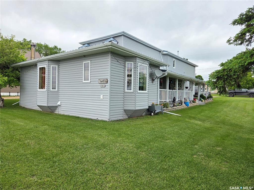 Second View of 15 Adelaide Street, Manor, Saskatchewan, S0C 1R0