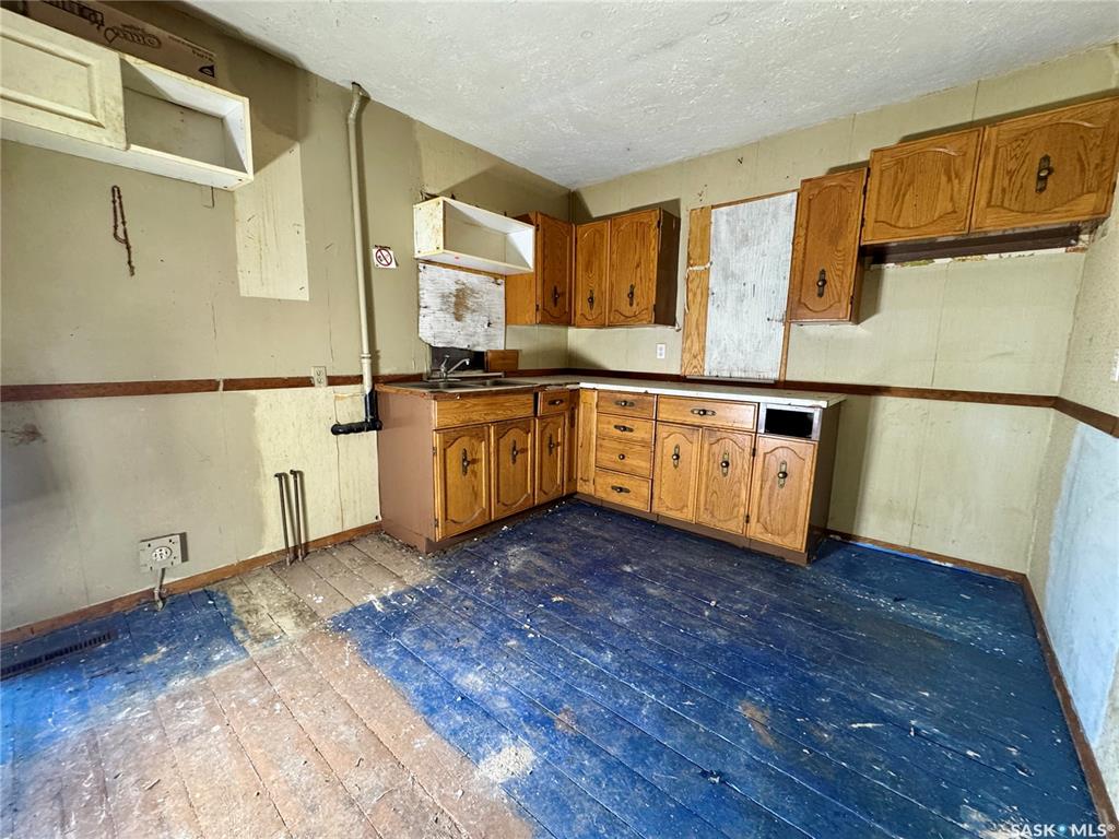 Second View of 200 Otter Street, Cut Knife, Saskatchewan, S0M 0N0