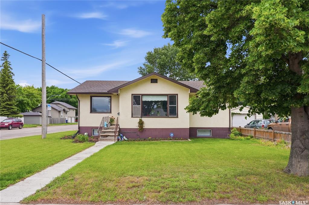 Second View of 1701 C Avenue N, Mayfair, Saskatoon, Saskatchewan, S7L 1L6