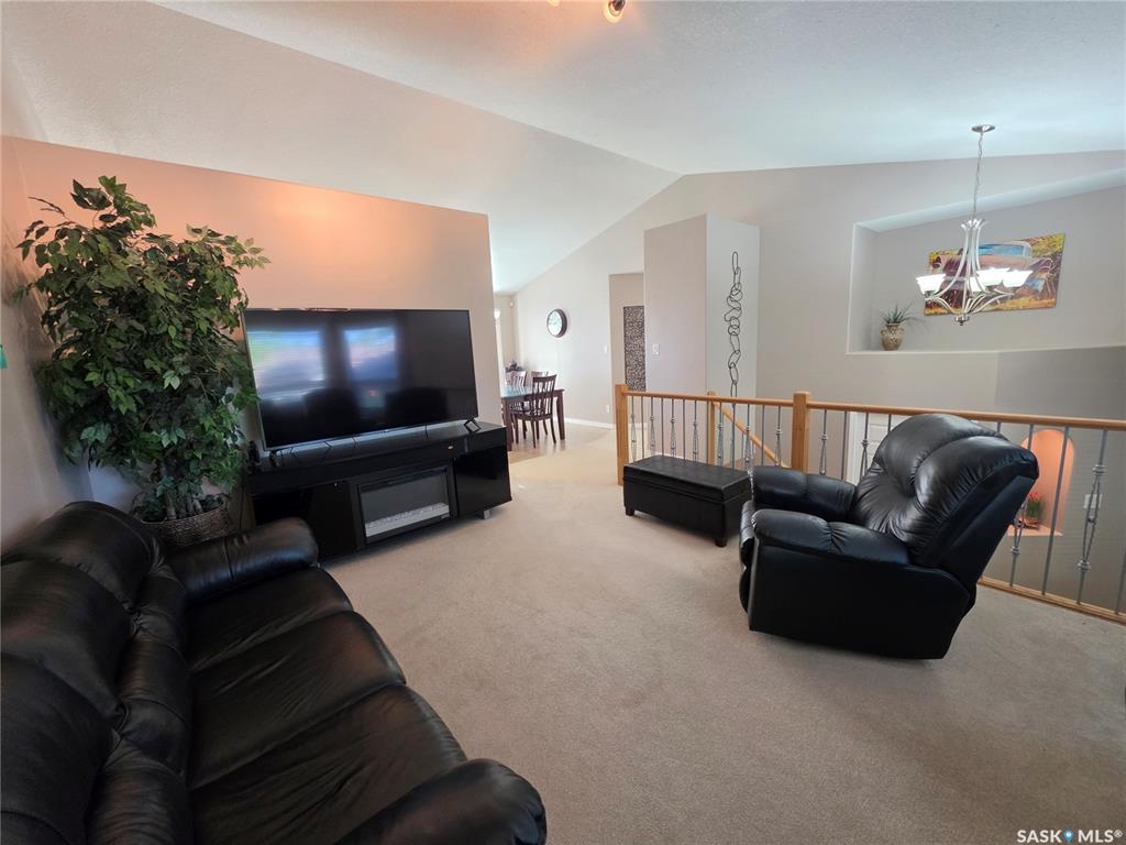 Fifth View of 111 2nd Street E, Meadow Lake, Saskatchewan, S9X 1G4