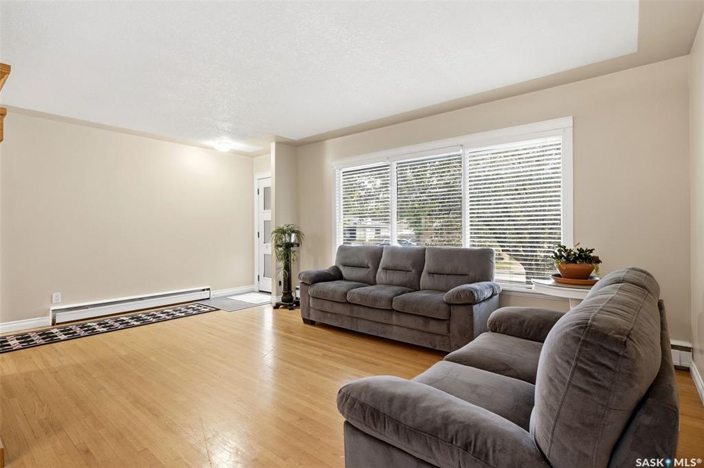 Fourth View of 5 Darke Crescent, Hillsdale, Regina, Saskatchewan, S4S 2W5