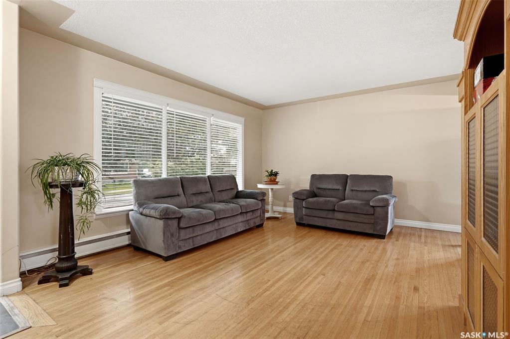 Fifth View of 5 Darke Crescent, Hillsdale, Regina, Saskatchewan, S4S 2W5