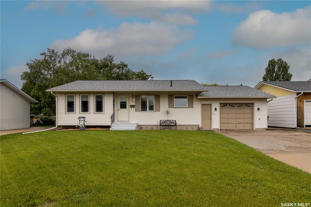 Second View of 507 Dennis Street, Esterhazy, Saskatchewan, S0A 0X0