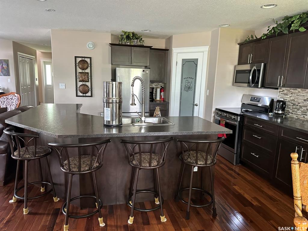 Fourth View of 725 Centre Street, Shaunavon, Saskatchewan, S0N 0M0