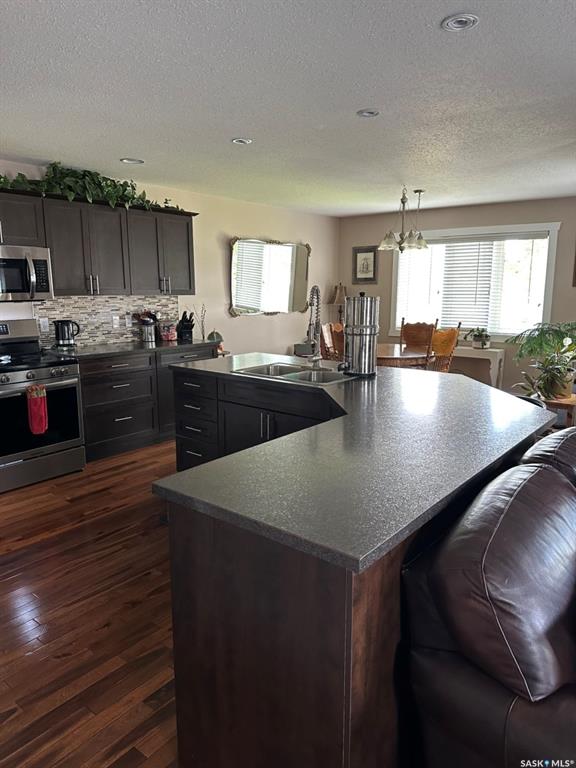 Fifth View of 725 Centre Street, Shaunavon, Saskatchewan, S0N 0M0