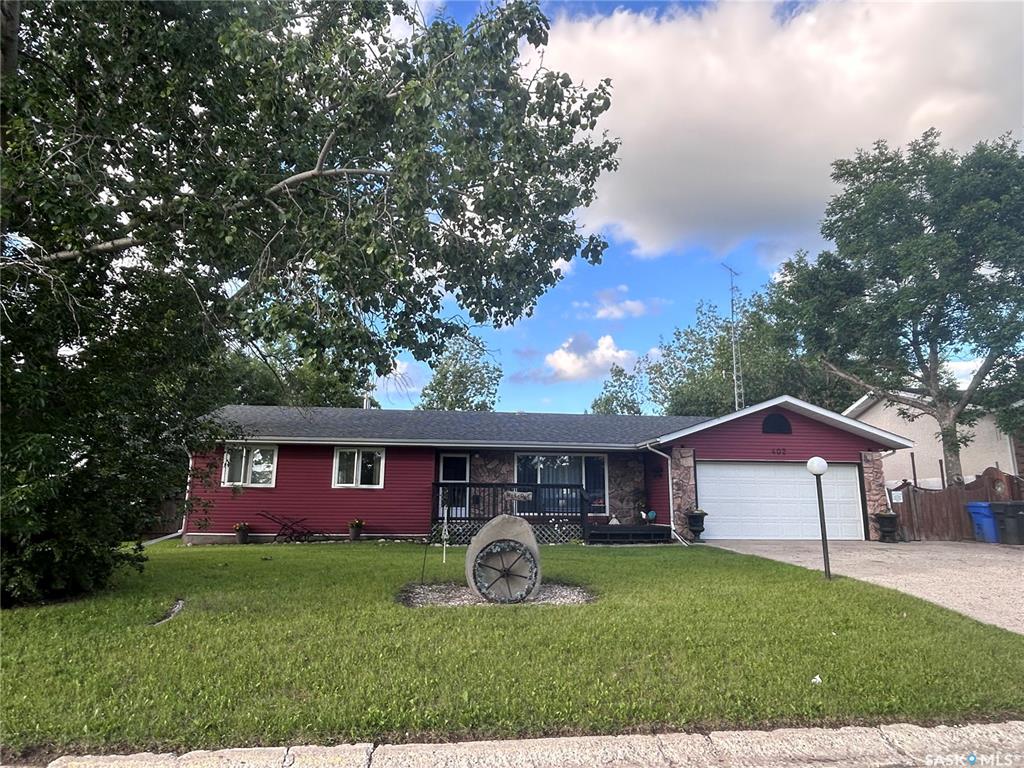 Second View of 402 1st Street N, Lampman, Saskatchewan, S0C 1N0