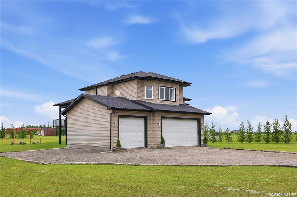 Third View of 100 Rider Place, Dundurn Rm No. 314, Saskatchewan, S7C 0B6