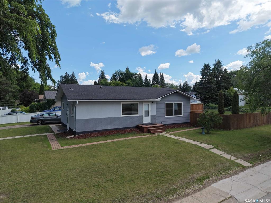 Fifth View of 2410 Steuart Avenue, Crescent Heights, Prince Albert, Saskatchewan, S6V 2V2