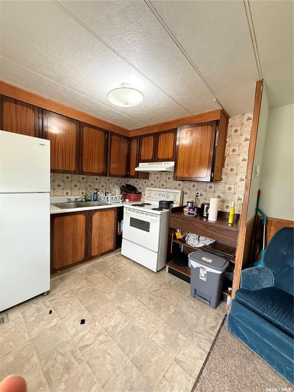 Third View of 10 360 5th Street E, Shaunavon, Saskatchewan, S0N 2M0