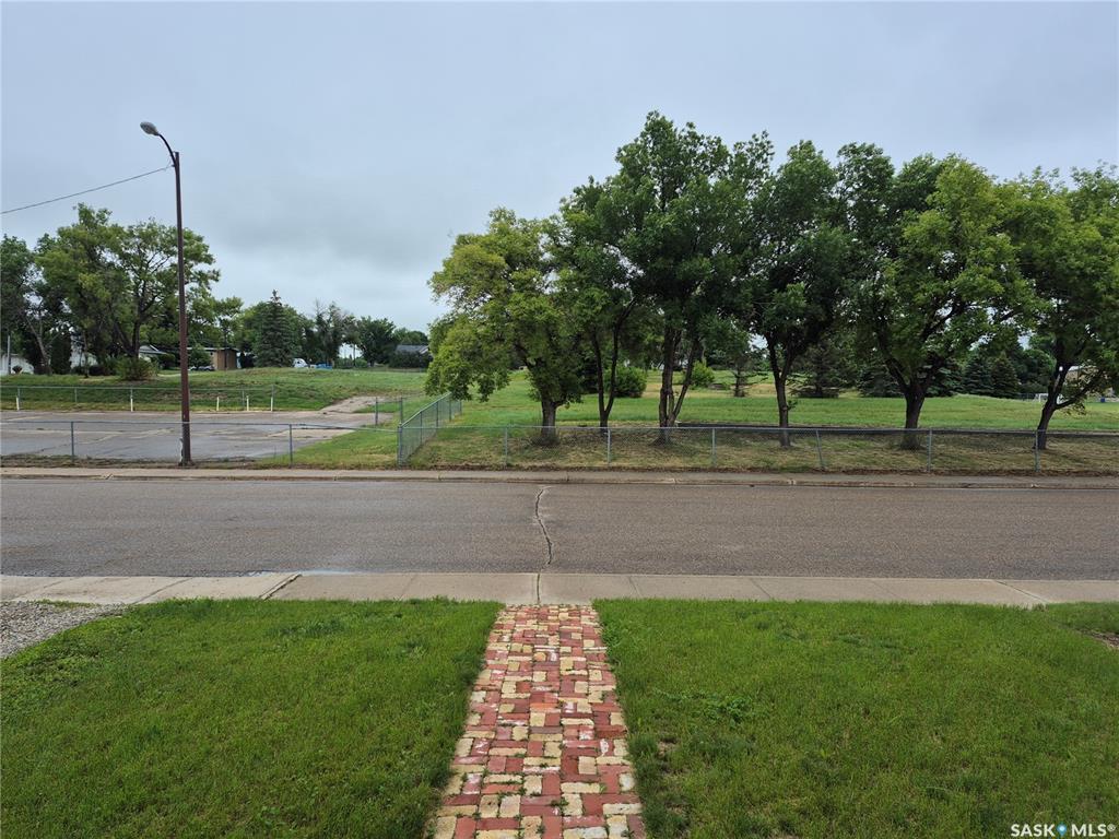 Second View of 476 9th Avenue Ne, North East, Swift Current, Saskatchewan, S9H 2R4