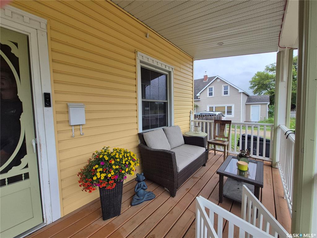 Third View of 476 9th Avenue Ne, North East, Swift Current, Saskatchewan, S9H 2R4