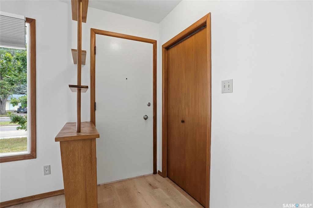 Third View of 1704 Preston Avenue S, Holliston, Saskatoon, Saskatchewan, S7H 2V8