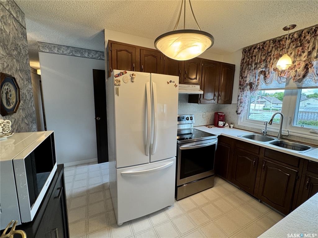 Fifth View of 313 5th Avenue W, Biggar, Saskatchewan, S0K 0M0