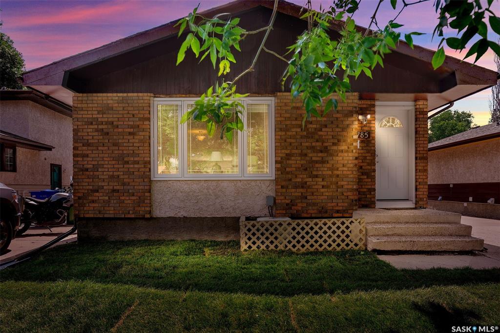 MLS® listing #SK040982 for sale located at 785 Bard Crescent N