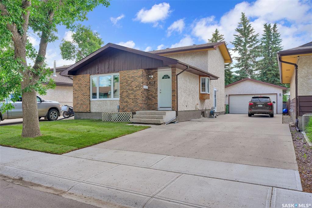 Second View of 785 Bard Crescent N, McCarthy Park, Regina, Saskatchewan, S4X 2L1