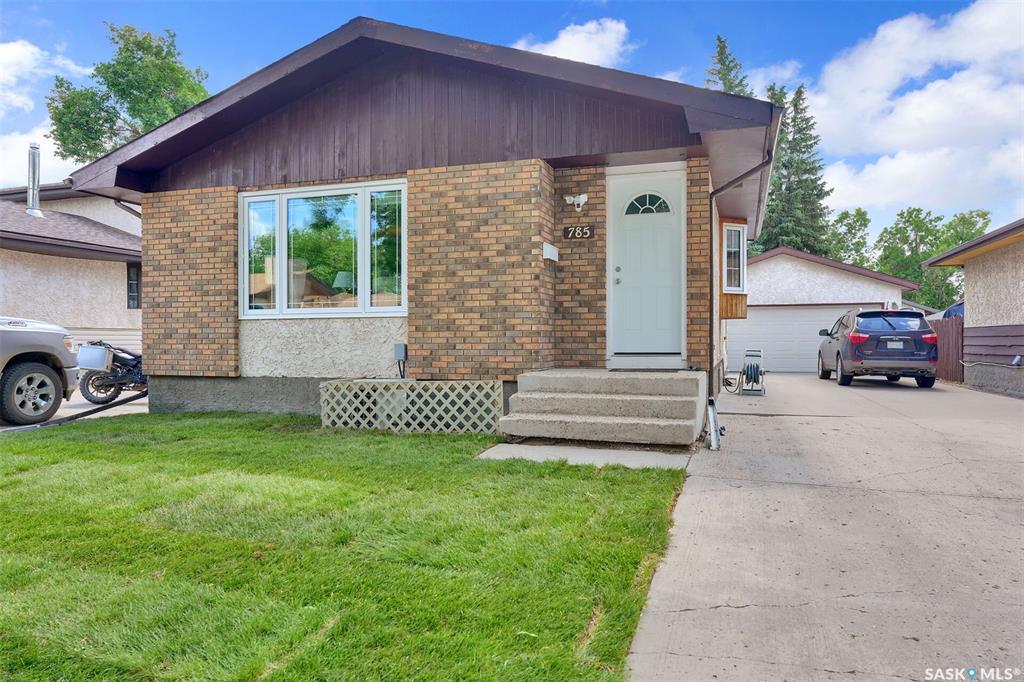 Third View of 785 Bard Crescent N, McCarthy Park, Regina, Saskatchewan, S4X 2L1