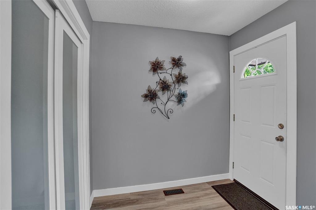 Fourth View of 785 Bard Crescent N, McCarthy Park, Regina, Saskatchewan, S4X 2L1