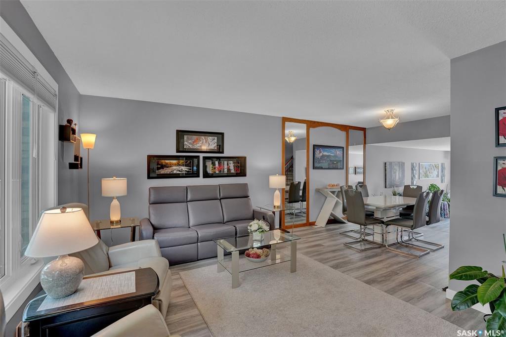 Fifth View of 785 Bard Crescent N, McCarthy Park, Regina, Saskatchewan, S4X 2L1