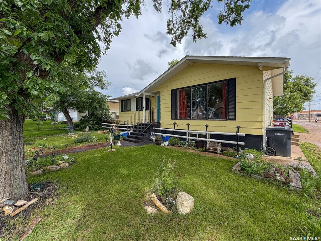 Second View of 336 2nd Street W, Shaunavon, Saskatchewan, S0N 2M0