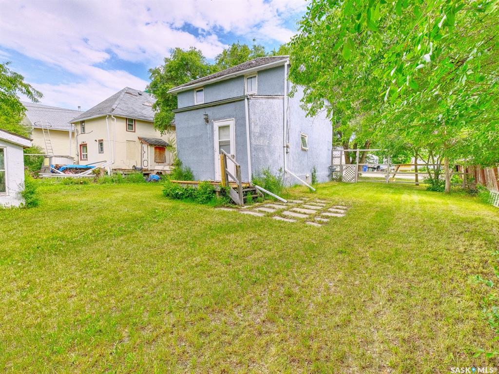 Second View of 205 6th Avenue W, Rosetown, Saskatchewan, S0L 2V0