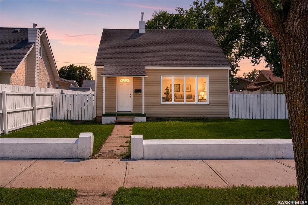 Second View of 805 Athabasca Street E, Hillcrest MJ, Moose Jaw, Saskatchewan, S6H 0M6