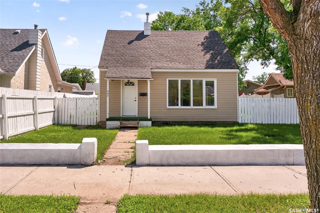 Third View of 805 Athabasca Street E, Hillcrest MJ, Moose Jaw, Saskatchewan, S6H 0M6