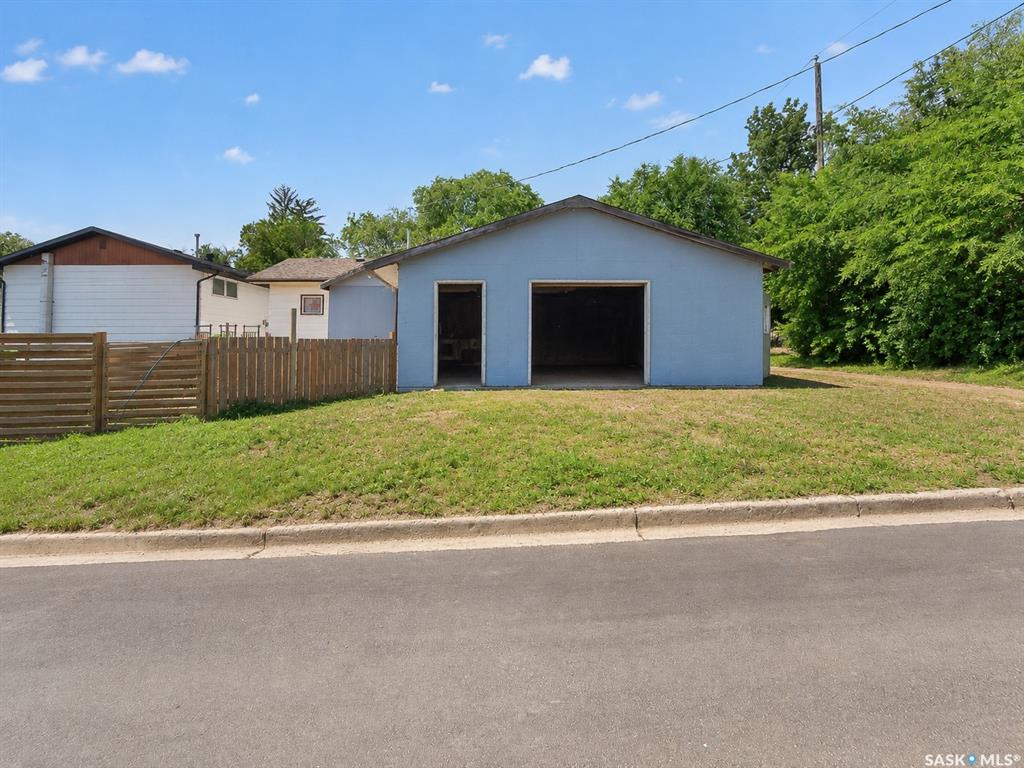 Third View of 1002 Stadacona Street W, Palliser, Moose Jaw, Saskatchewan, S6H 0K9
