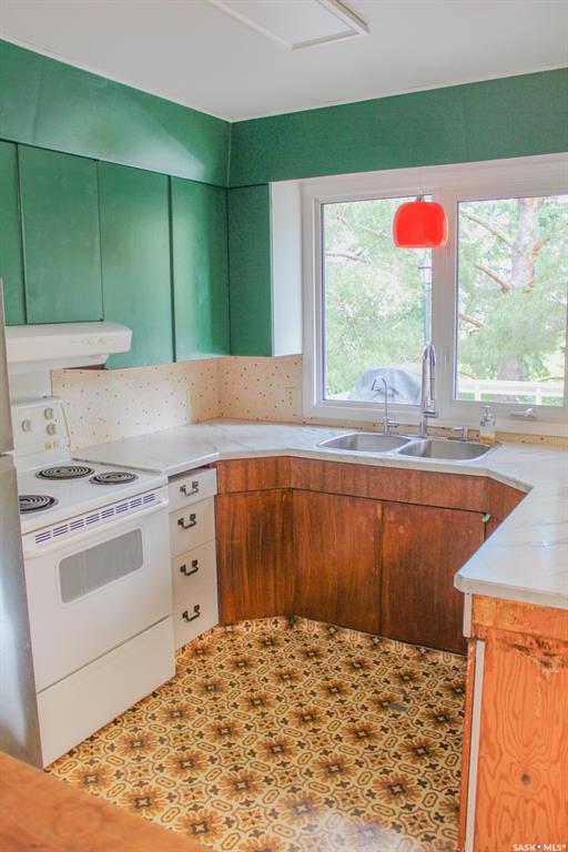 Fifth View of 1 Sunset Crescent, Melfort, Saskatchewan, S0E 1A0