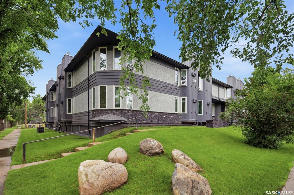 114 Clarence Avenue S #214, SK041115, Saskatchewan,