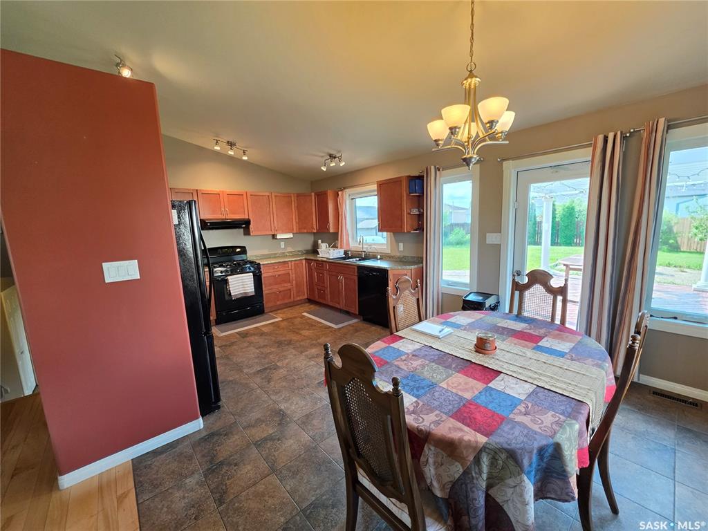 Fourth View of 612 7th Avenue W, Meadow Lake, Saskatchewan, S9X 1B1