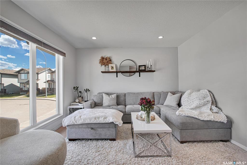 Fourth View of 952 Glenview Cove, Martensville, Saskatchewan, S0K 0A2