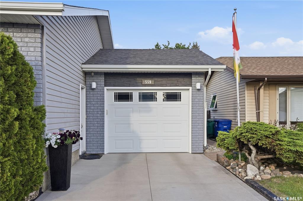Third View of 559 Delaronde Road, Lakeview SA, Saskatoon, Saskatchewan, S7J 4A7