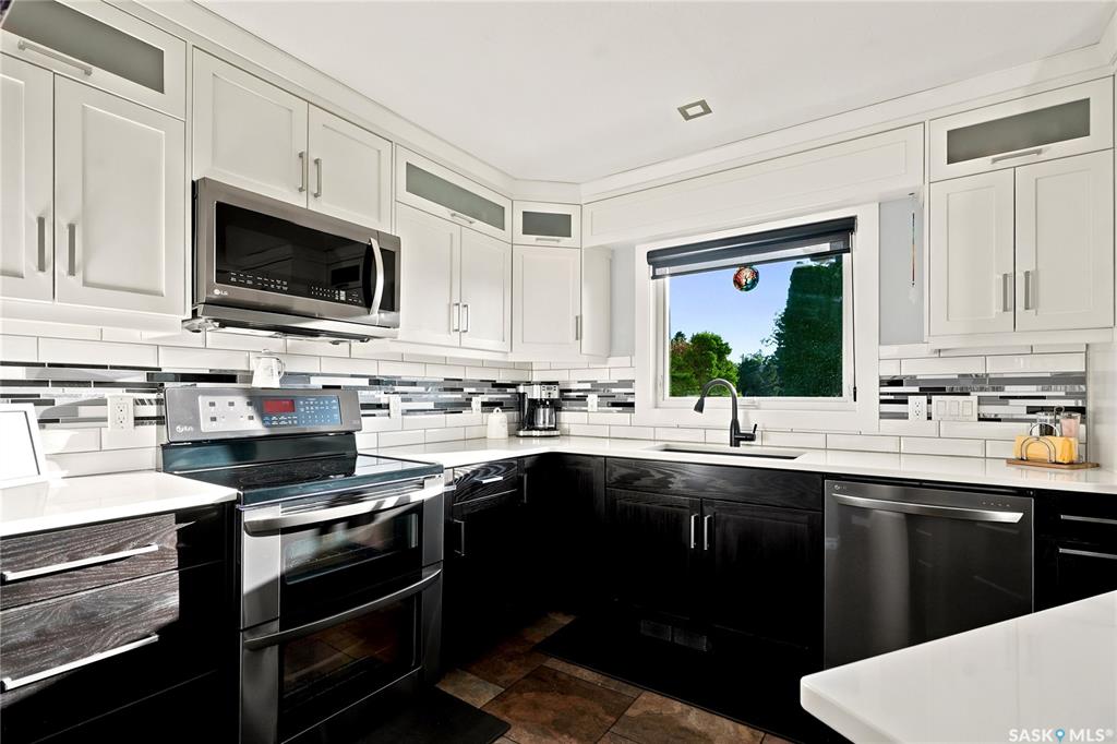 Fifth View of 559 Delaronde Road, Lakeview SA, Saskatoon, Saskatchewan, S7J 4A7