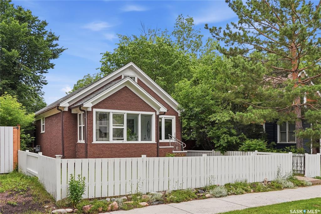 MLS® listing #SK041175 for sale located at 1146 K Avenue S