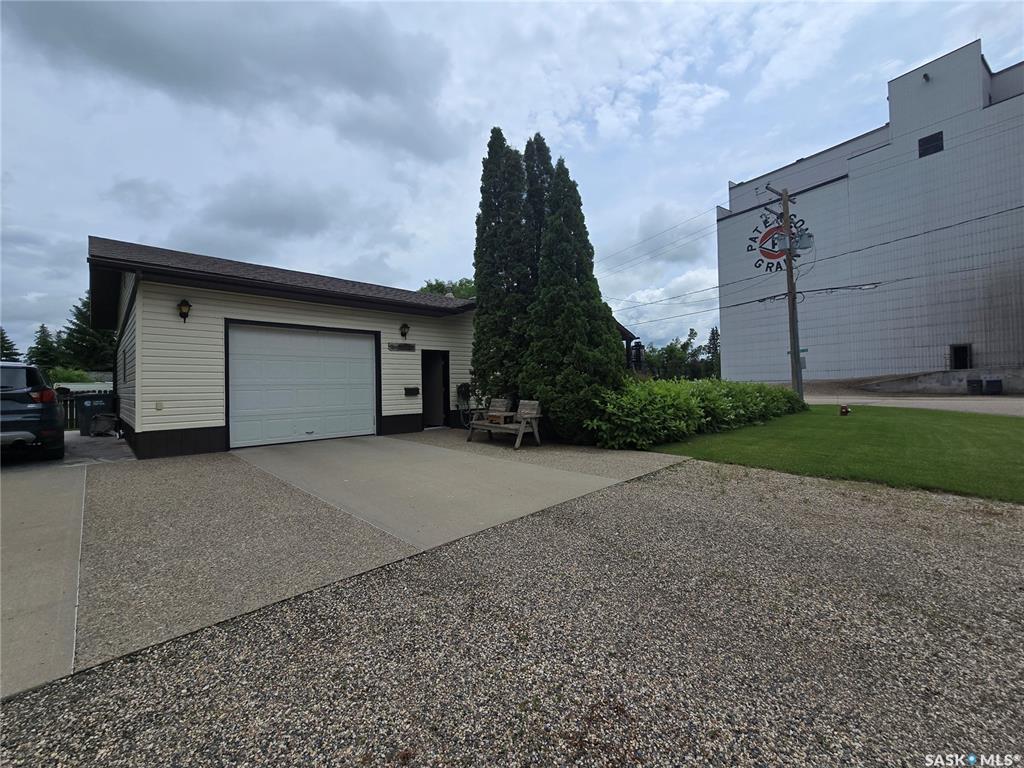 Fourth View of 700 Saskatchewan Avenue, Grenfell, Saskatchewan, S0G 2B0