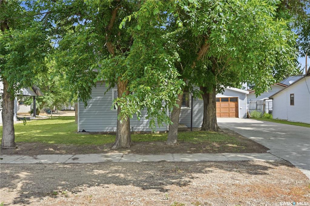 Second View of 219 5th Avenue W, Gravelbourg, Saskatchewan, S0H 1X0
