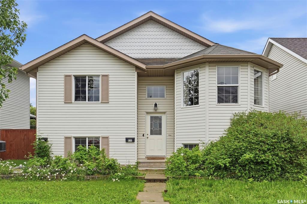 835 837 Rutherford Way, SK041213, Saskatchewan,