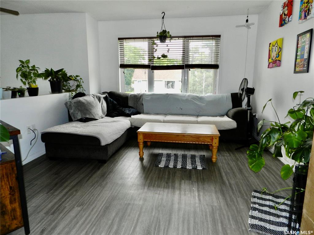 Fourth View of 907 Ominica Street E, Hillcrest MJ, Moose Jaw, Saskatchewan, S6H 0J1