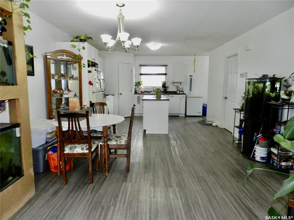 Fifth View of 907 Ominica Street E, Hillcrest MJ, Moose Jaw, Saskatchewan, S6H 0J1